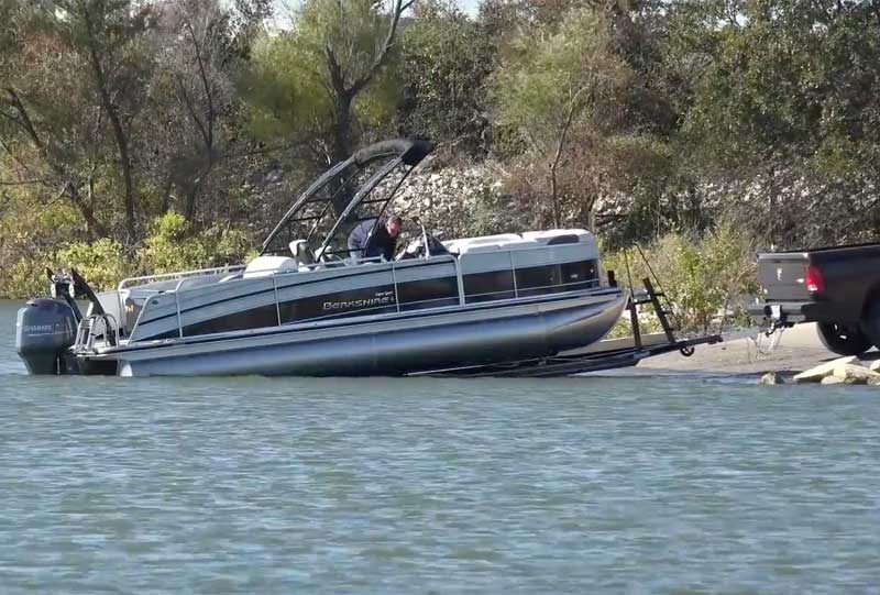how to launch a pontoon boat by yourself