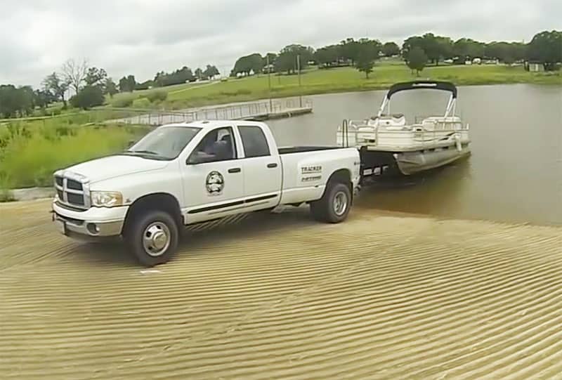 how to launch a pontoon boat