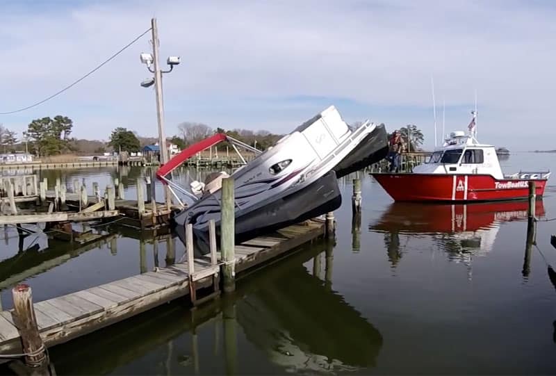 Best 5 Dock Bumpers for Pontoon Boats: Dock Edge Damage ...