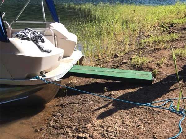 How to Make a Dog Ramp for a Pontoon Boat: 7 Ideas for a Ladder