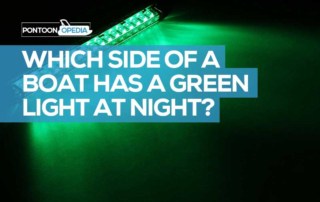 which side of a boat has a green light at night quizlet
