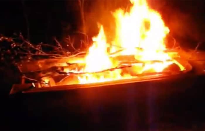 burning a fiberglass boat
